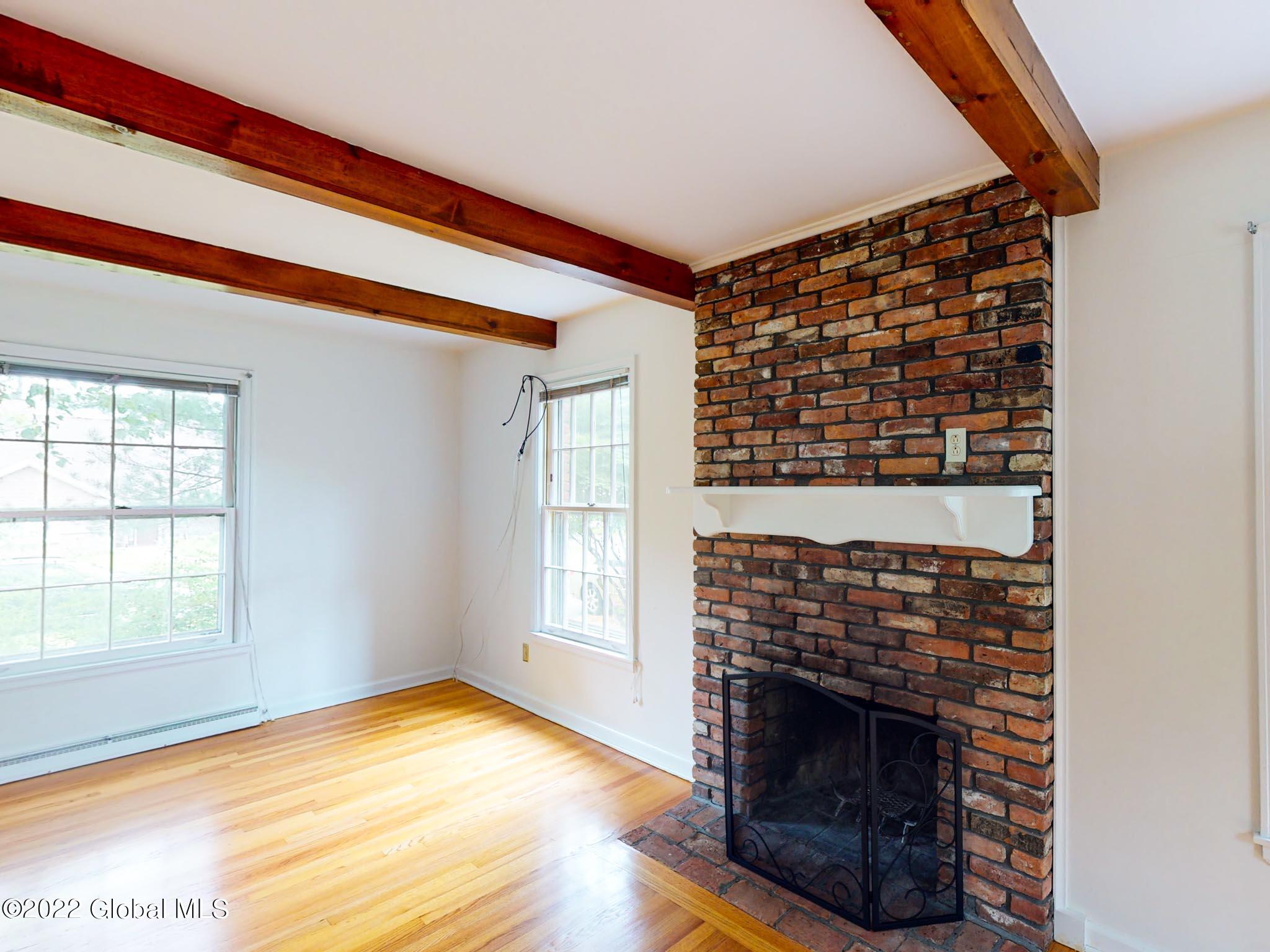 7 Salisbury Road Bethlehem, NY 12054 - Photo 4 of 37 LIVING ROOM2