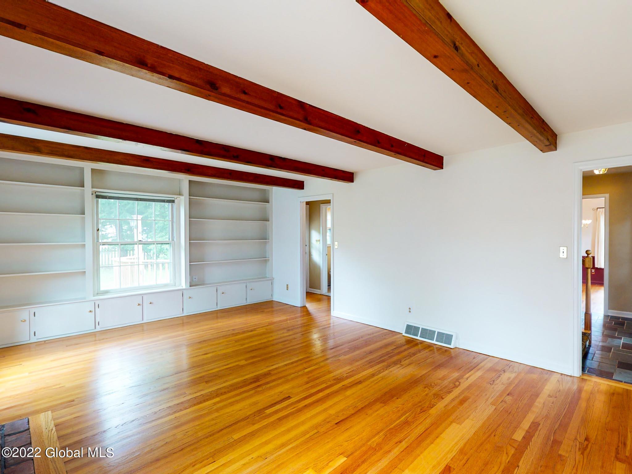 7 Salisbury Road Bethlehem, NY 12054 - Photo 5 of 37 LIVINGROOM3
