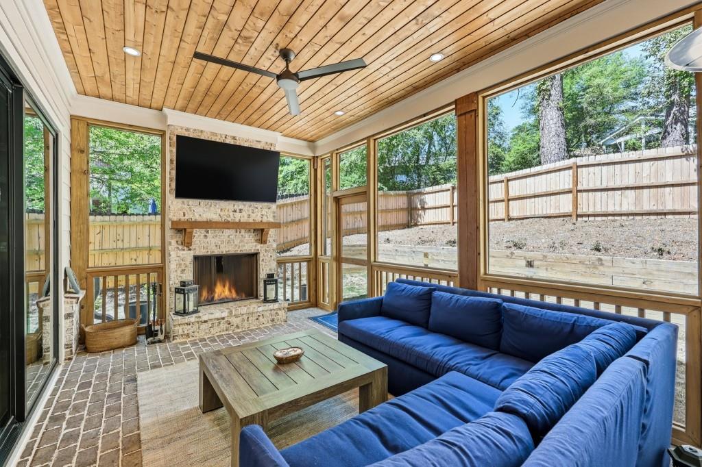 1872 Hickory Road Chamblee, GA 30341 - Photo 16 of 59