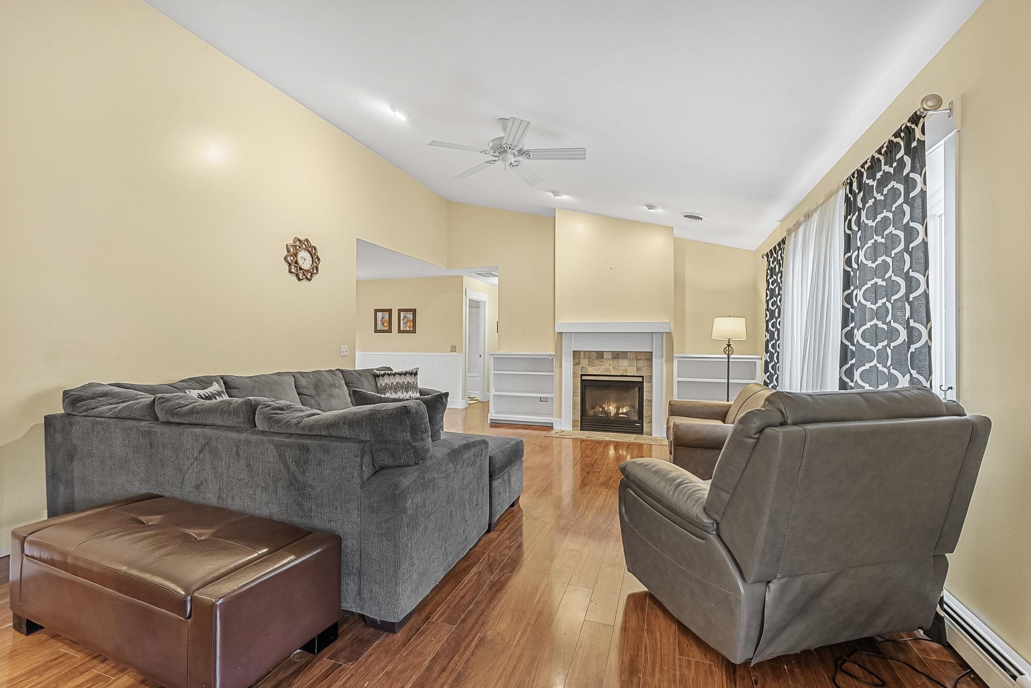 4220 Summerhill Road Traverse City, MI 49684 - Photo 11 of 40 1940970-f3e5d0b2-8017-4435-acb4-be8104fec004.JPG
