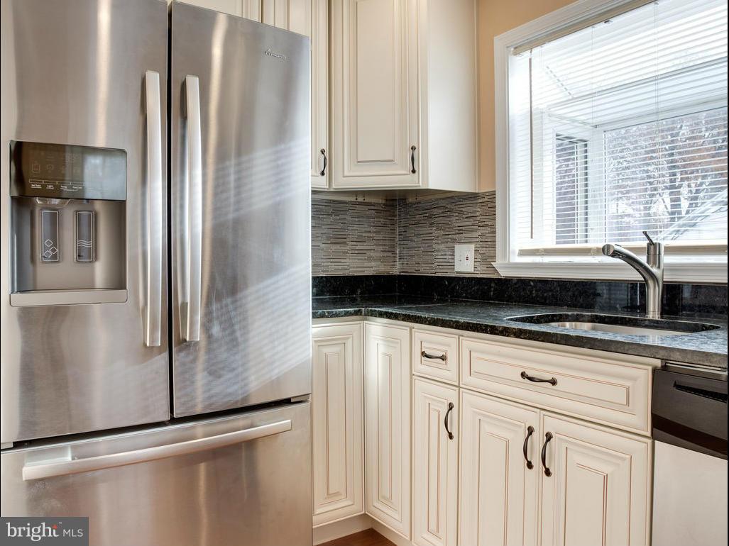 7712 Garrison Road Hyattsville, MD 20784 - Photo 4 of 30 Kitchen with state of the art SS appliances