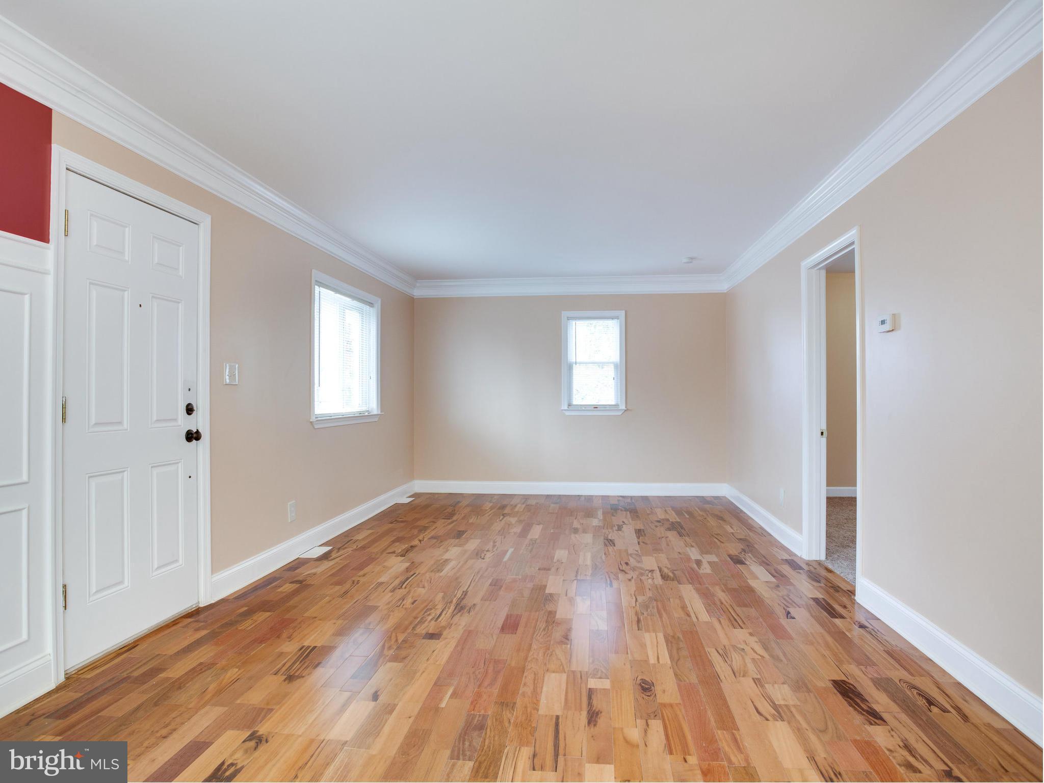 7712 Garrison Road Hyattsville, MD 20784 - Photo 10 of 30 Living Room