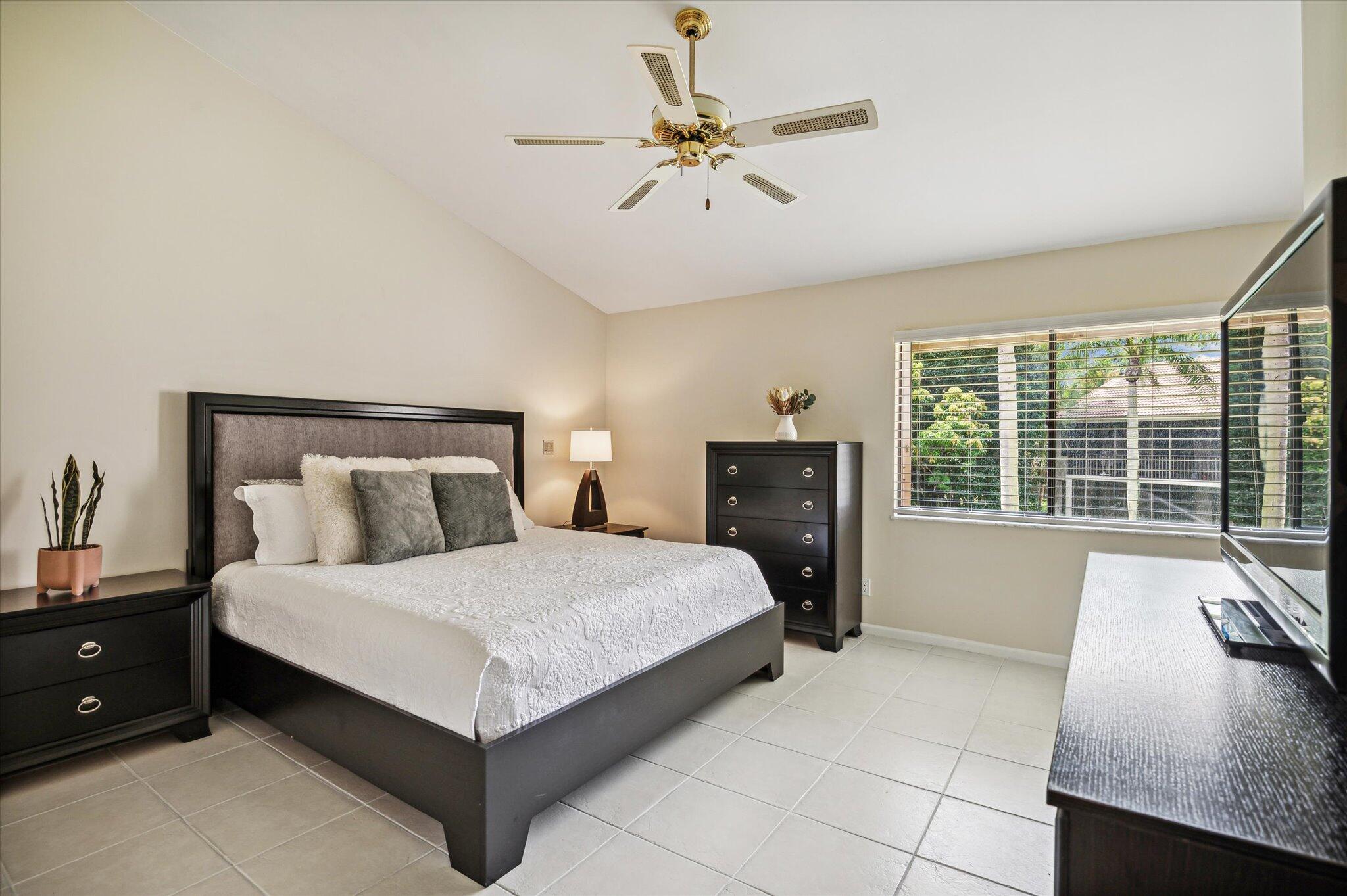 5750 Coach House Circle, Unit G Boca Raton, FL 33486 - Photo 10 of 19 10-Holtzheuser-5750 Coach House Cir G-10