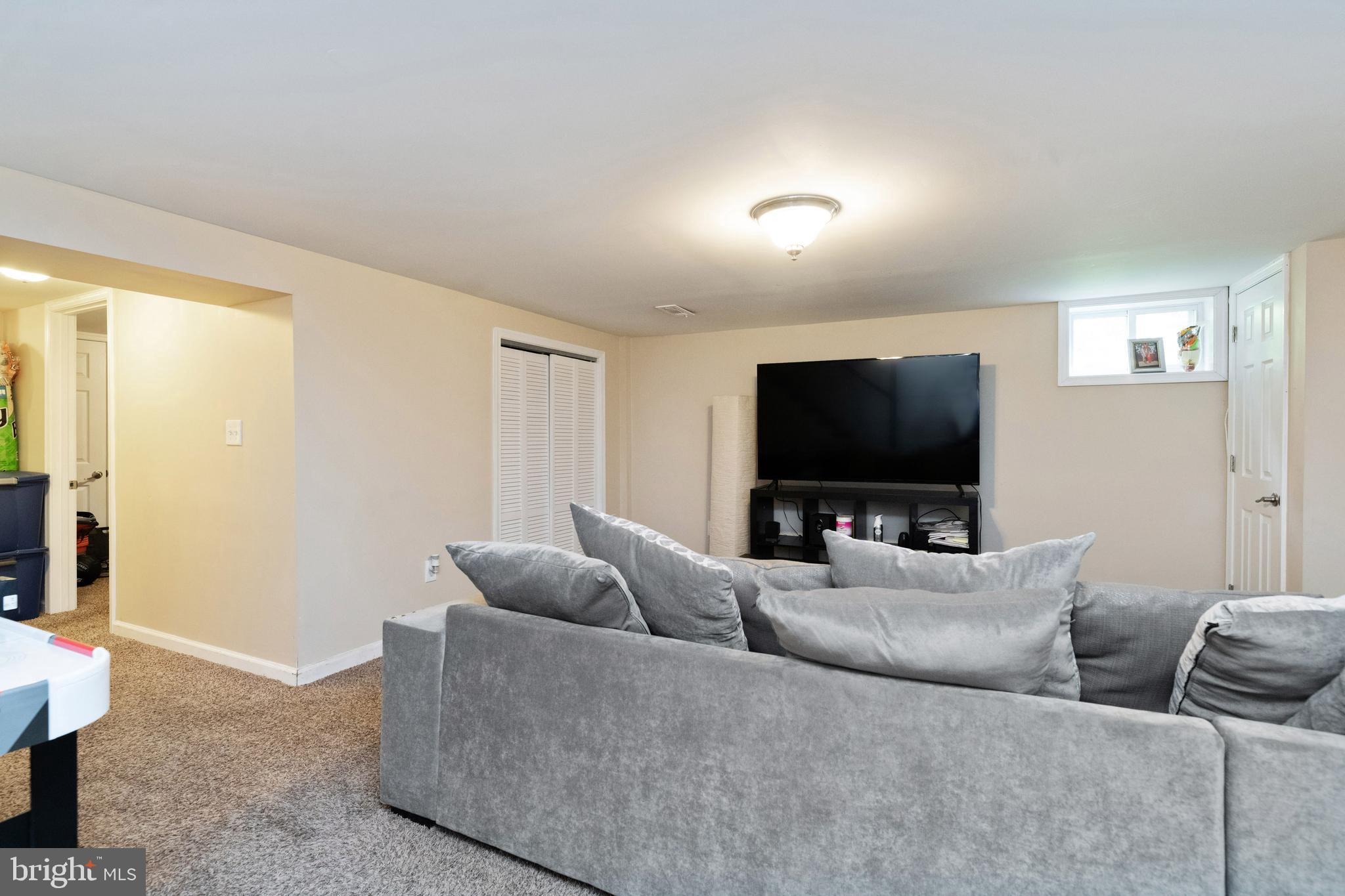 1228 Ramblewood Road Baltimore, MD 21239 - Photo 8 of 35 Gallery Image 8