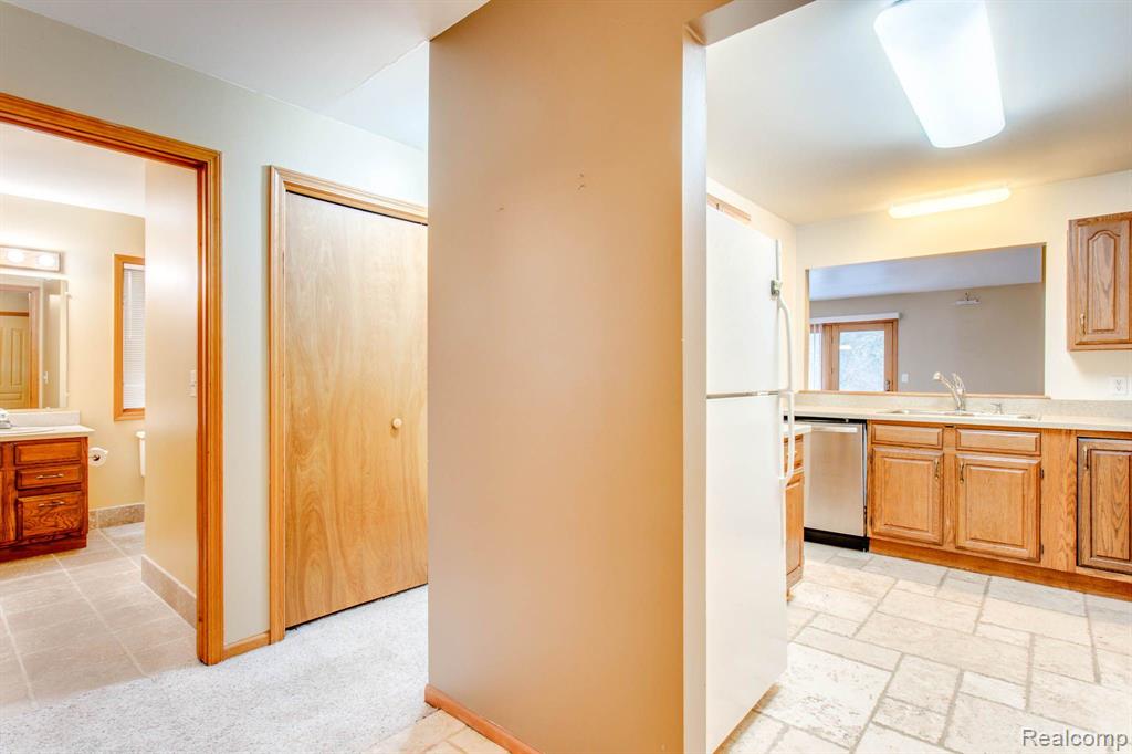 7266 Lakeshore Road Lakeport, MI 48059 - Photo 14 of 36