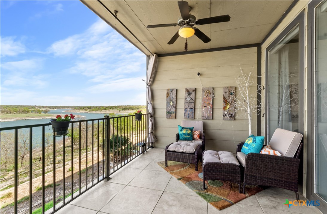 130 Sobrante Road, Unit 209 Belton, TX 76513 - Photo 29 of 36 a balcony with furniture