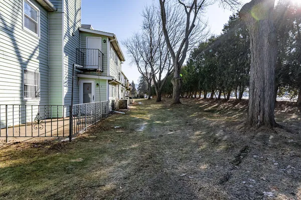 $195,000 | 3522 South East Avenue Avenue South, Unit D, La Crosse, WI 54601