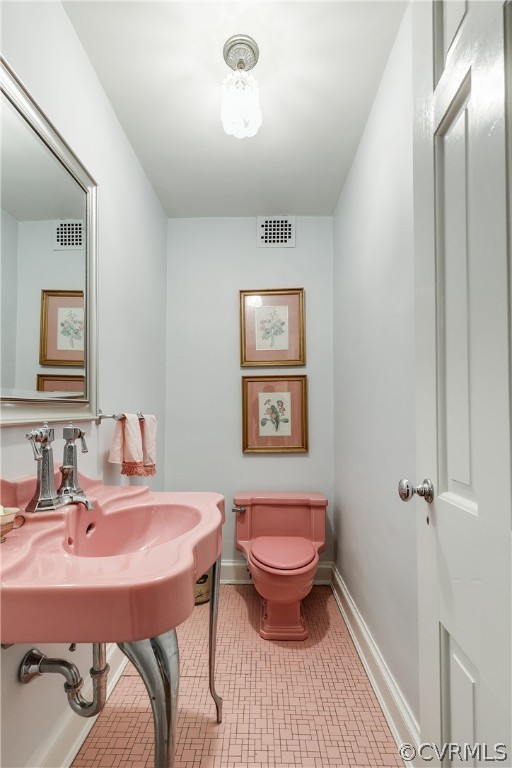 4104 Dover Road Richmond, VA 23221 - Photo 27 of 50 Powder Room with an Art Deco vibe