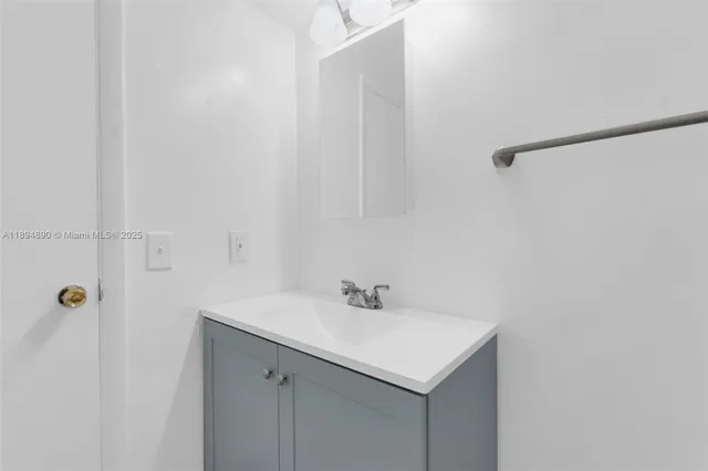 $3,200 | 3051 Northwest 77th Street, Miami, FL 33147