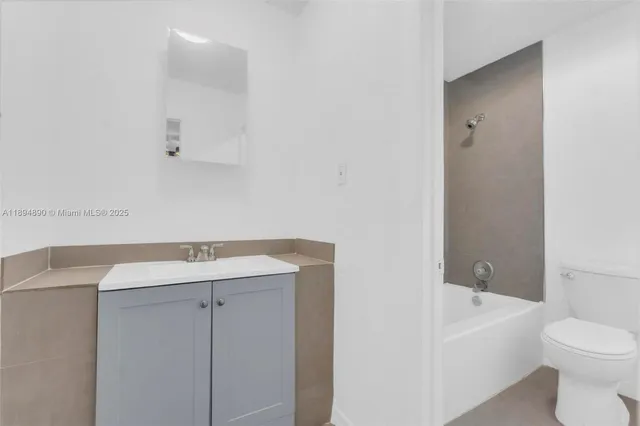 $3,200 | 3051 Northwest 77th Street, Miami, FL 33147