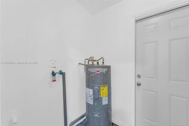 $3,200 | 3051 Northwest 77th Street, Miami, FL 33147