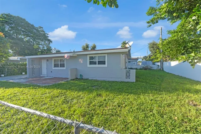 $3,200 | 3051 Northwest 77th Street, Miami, FL 33147