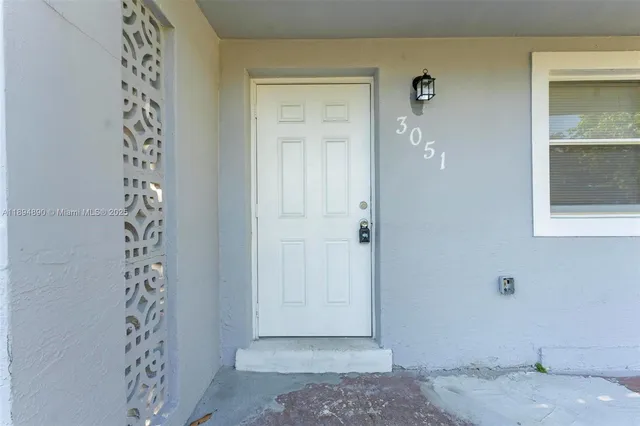 $3,200 | 3051 Northwest 77th Street, Miami, FL 33147