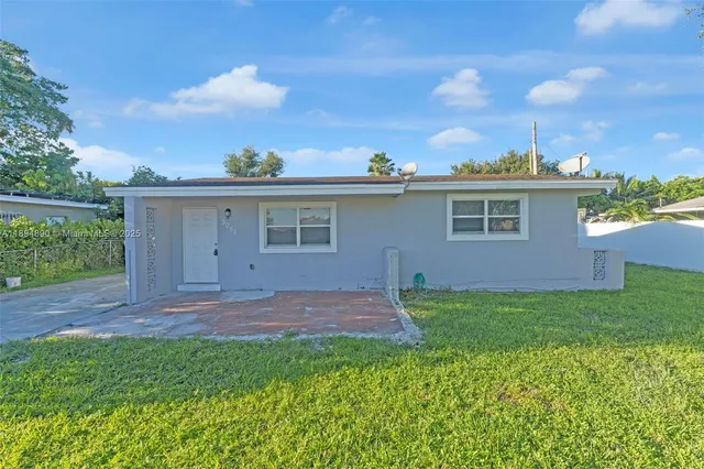 $3,200 | 3051 Northwest 77th Street, Miami, FL 33147