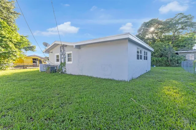 $3,200 | 3051 Northwest 77th Street, Miami, FL 33147