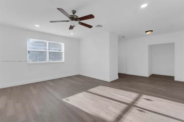 $3,200 | 3051 Northwest 77th Street, Miami, FL 33147