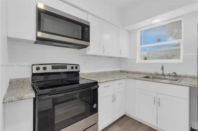 $3,200 | 3051 Northwest 77th Street, Miami, FL 33147