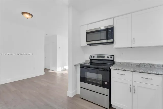 $3,200 | 3051 Northwest 77th Street, Miami, FL 33147