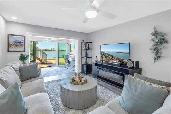 $3,800 | 800 Madonna Boulevard, Unit A, St. Petersburg, FL 33715
