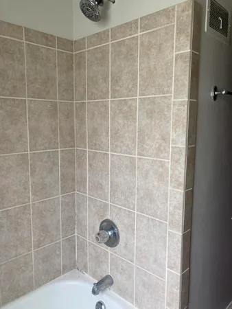 $1,195 | 1002 5th Avenue, Grafton, WI 53024