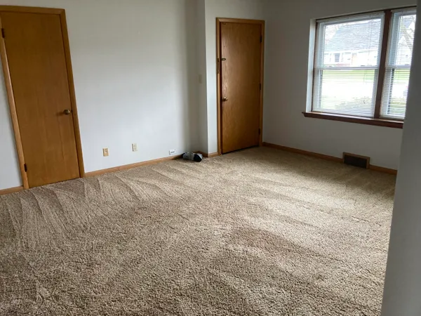 $1,195 | 1002 5th Avenue, Grafton, WI 53024