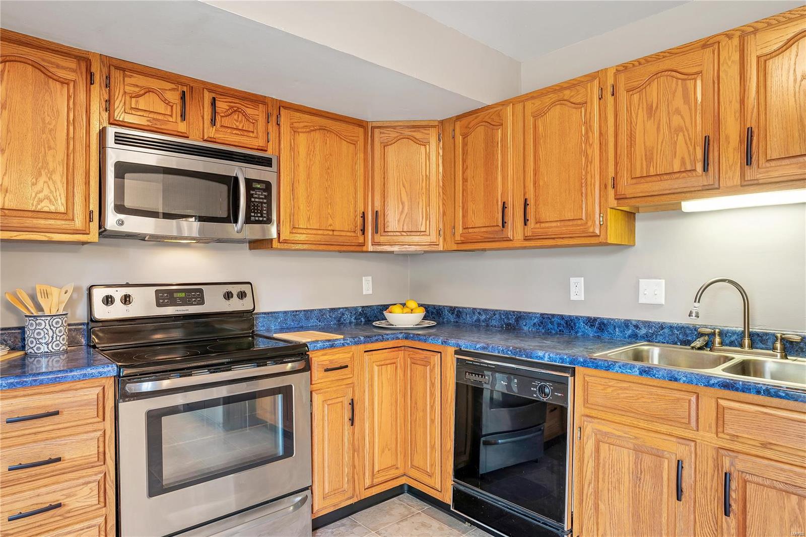 4352 Humber Circle St. Louis, MO 63129 - Photo 12 of 37