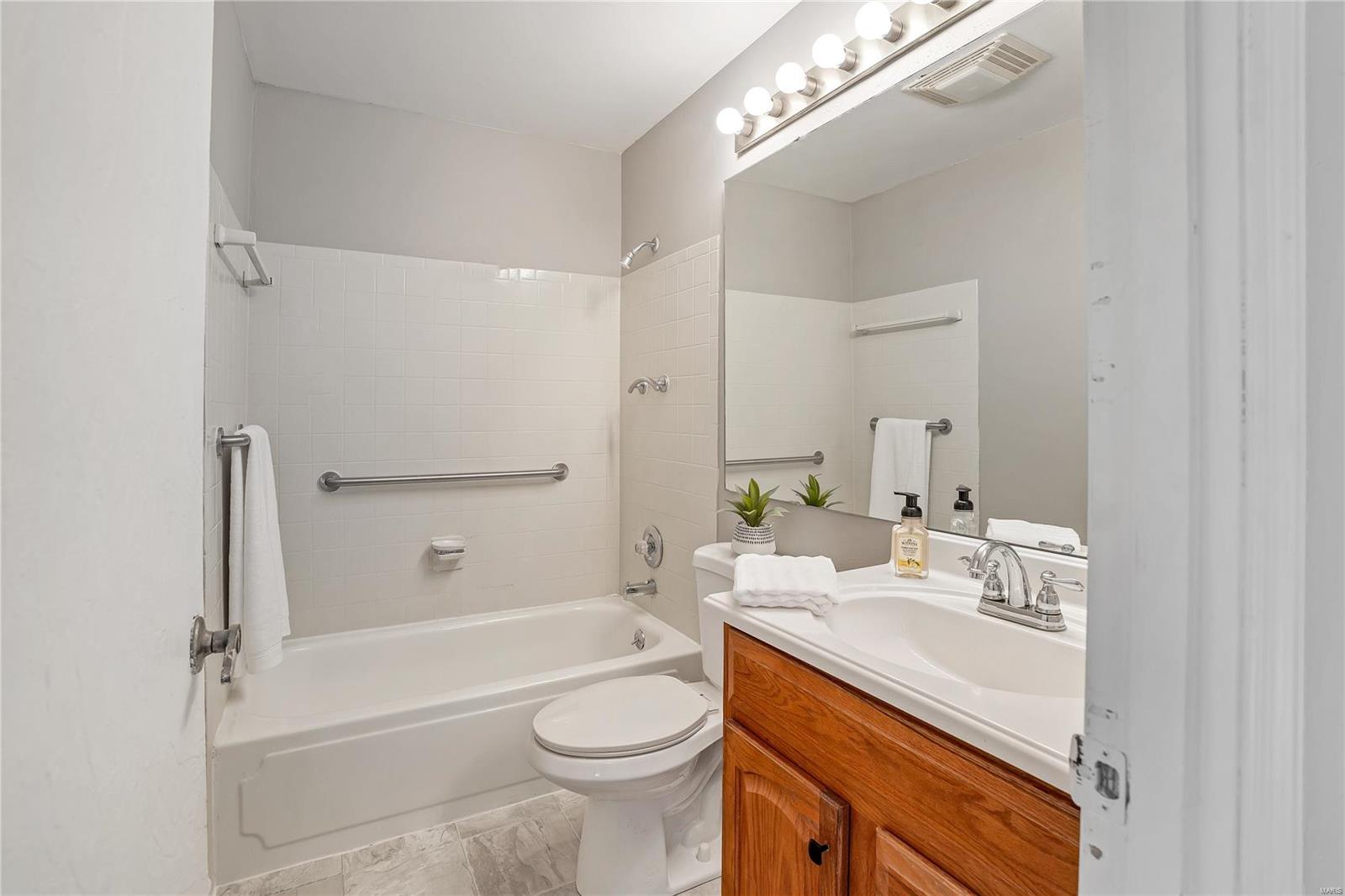 4352 Humber Circle St. Louis, MO 63129 - Photo 21 of 37