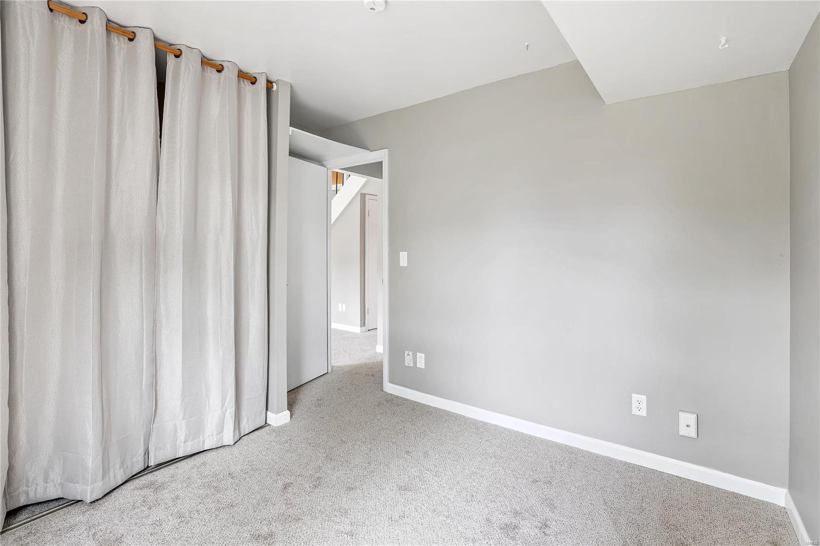 4352 Humber Circle St. Louis, MO 63129 - Photo 8 of 37