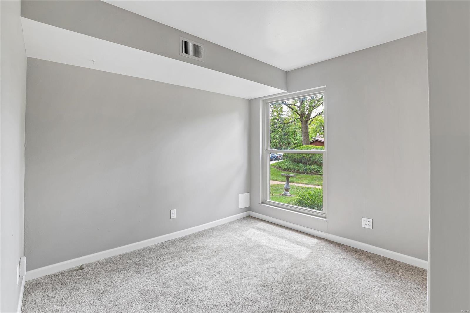 4352 Humber Circle St. Louis, MO 63129 - Photo 9 of 37