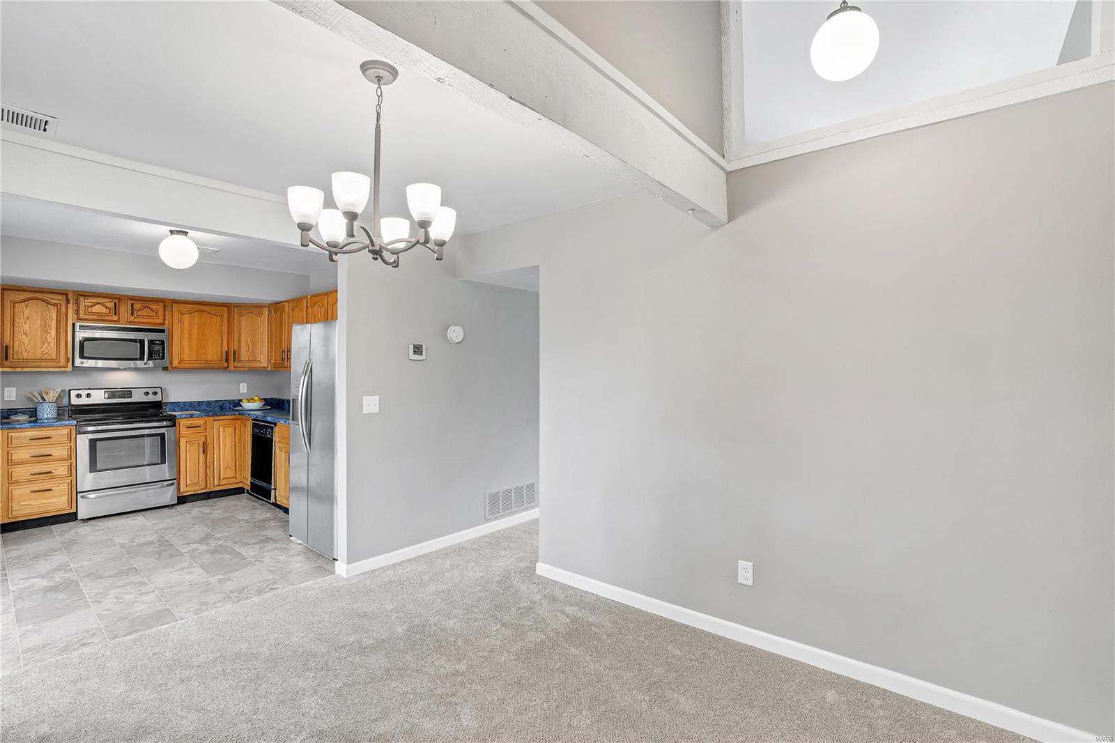 4352 Humber Circle St. Louis, MO 63129 - Photo 10 of 37