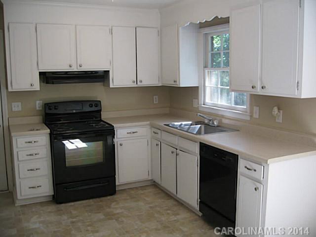 7049 Crossridge Road Charlotte, NC 28214 - Photo 3 of 9 Gallery Image 3