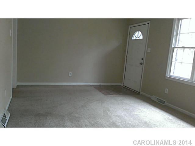 7049 Crossridge Road Charlotte, NC 28214 - Photo 4 of 9 Gallery Image 4