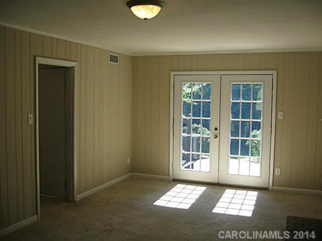 7049 Crossridge Road Charlotte, NC 28214 - Photo 7 of 9 Gallery Image 7