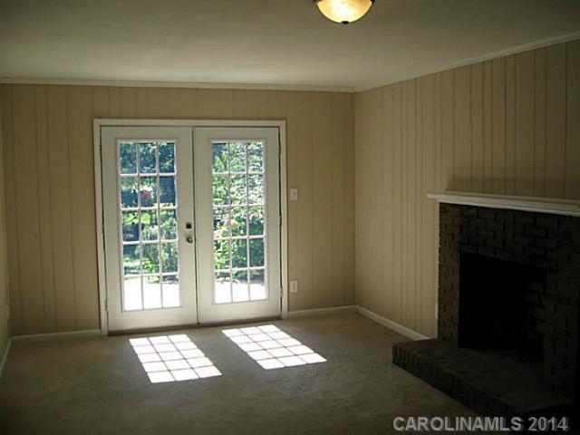 7049 Crossridge Road Charlotte, NC 28214 - Photo 8 of 9 Gallery Image 8