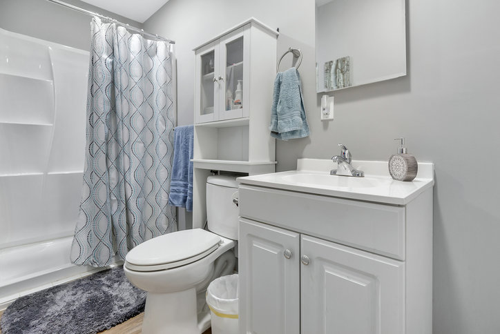2024 Corinth Drive Seneca, SC 29672 - Photo 12 of 40 Full Bath