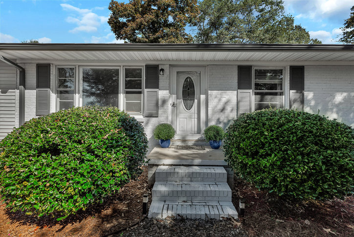 2024 Corinth Drive Seneca, SC 29672 - Photo 2 of 40 Entrance