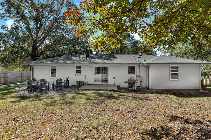 2024 Corinth Drive Seneca, SC 29672 - Photo 27 of 40 Private back yard to grill, entertain or just chill
