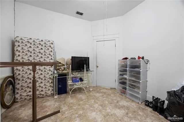 a view of a livingroom with furniture