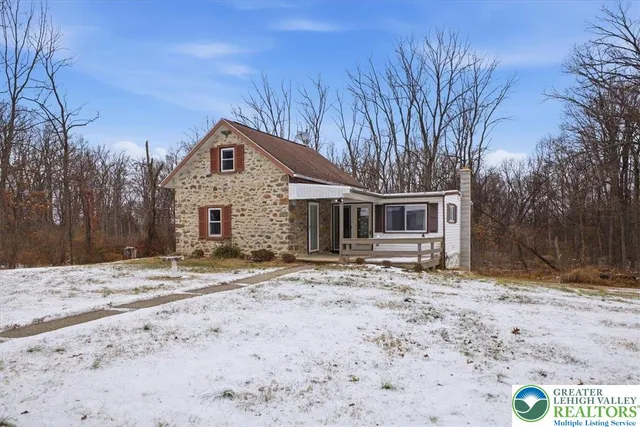 $1,800 | 50 Calvins Lane, Mertztown, PA 19539