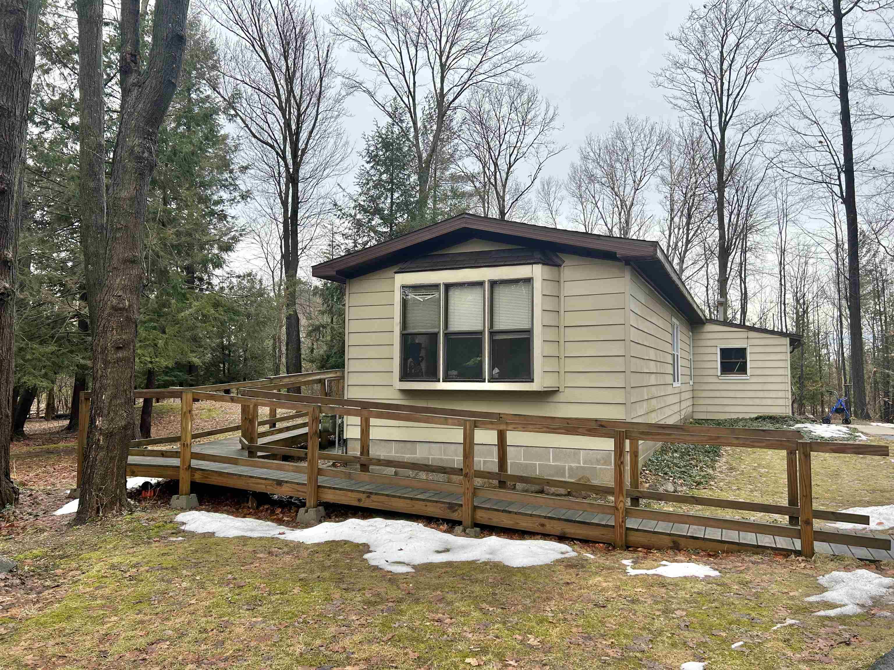 5233 Bunker Hill Road Williamsburg, MI 49690 - Photo 7 of 41