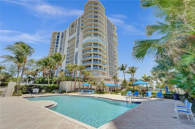 $4,750,000 | 6051 North Ocean Drive, Unit PH5, Hollywood, FL 33019