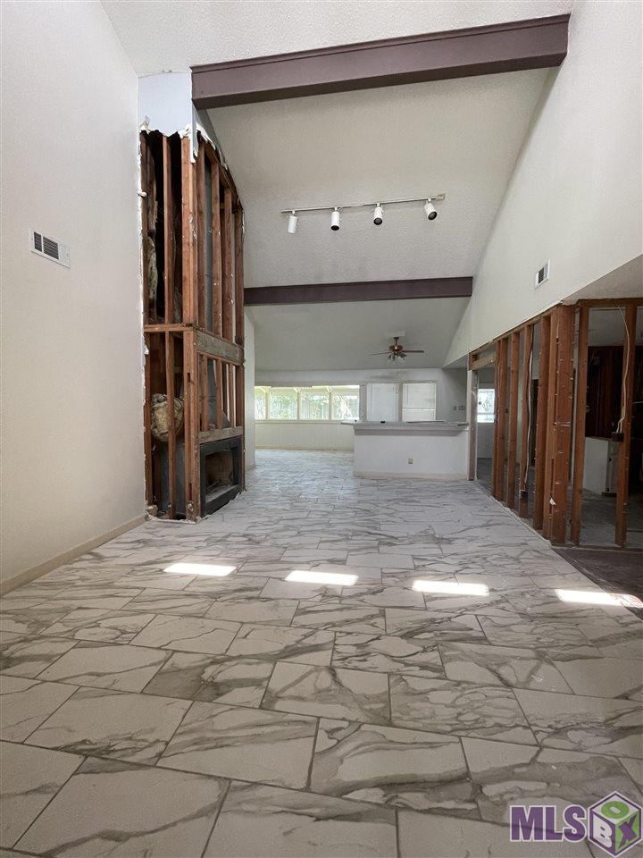 8591 Wakefield Avenue Baton Rouge, LA 70806 - Photo 2 of 24