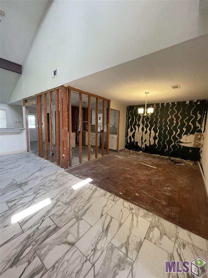 8591 Wakefield Avenue Baton Rouge, LA 70806 - Photo 3 of 24