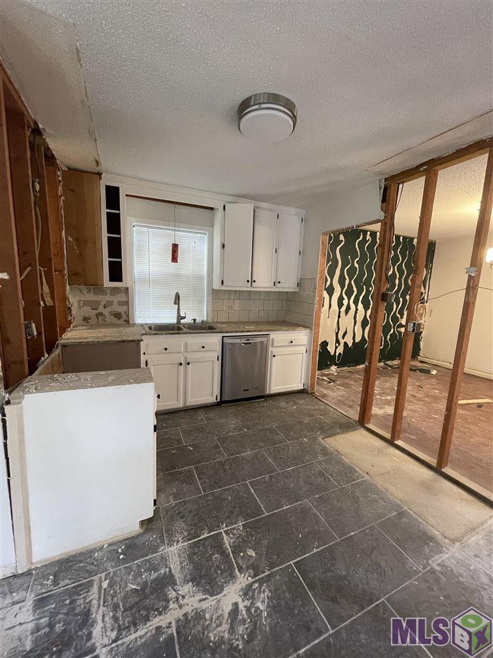 8591 Wakefield Avenue Baton Rouge, LA 70806 - Photo 6 of 24