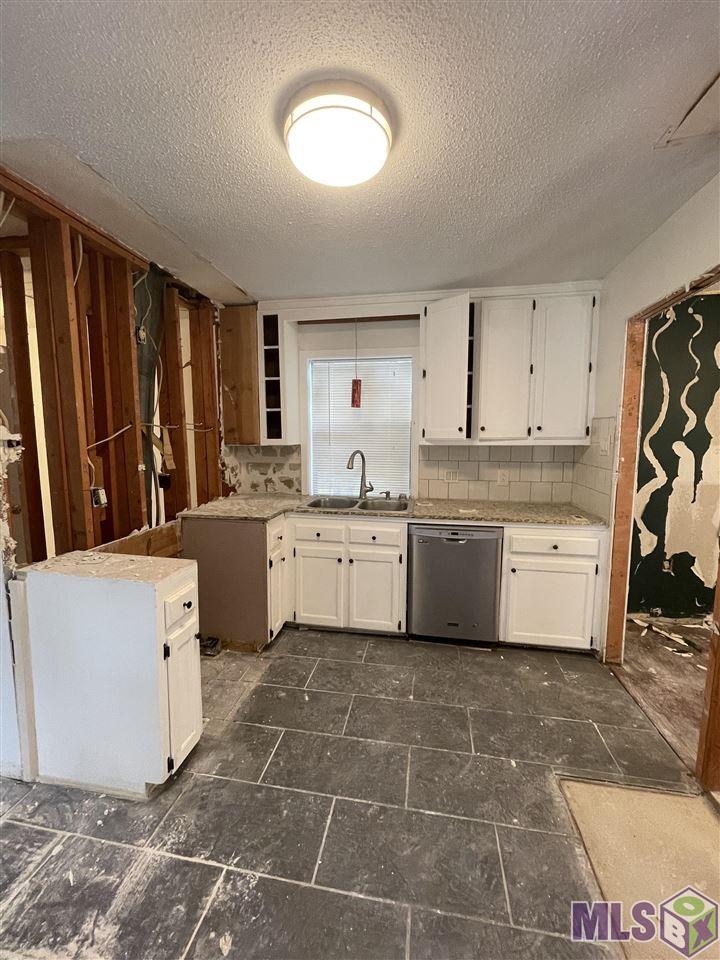 8591 Wakefield Avenue Baton Rouge, LA 70806 - Photo 7 of 24