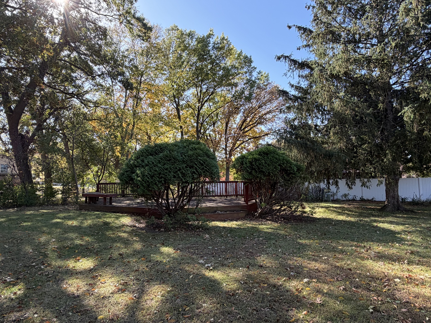 2041 Winchester Drive Freeport, IL 61032 - Photo 3 of 33 a view of outdoor space with trees