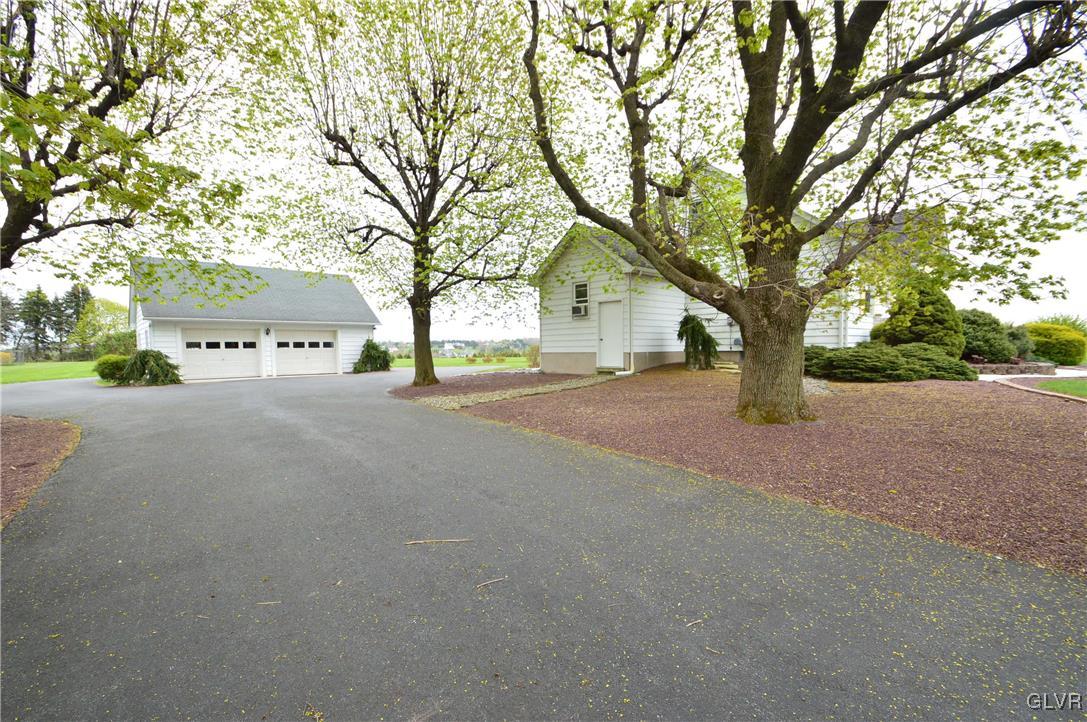 501 Hahn Road Nazareth, PA 18064 - Photo 2 of 24