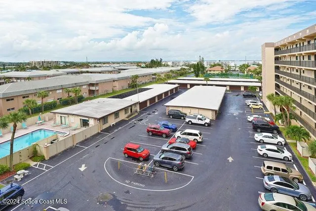a view of a tennis court