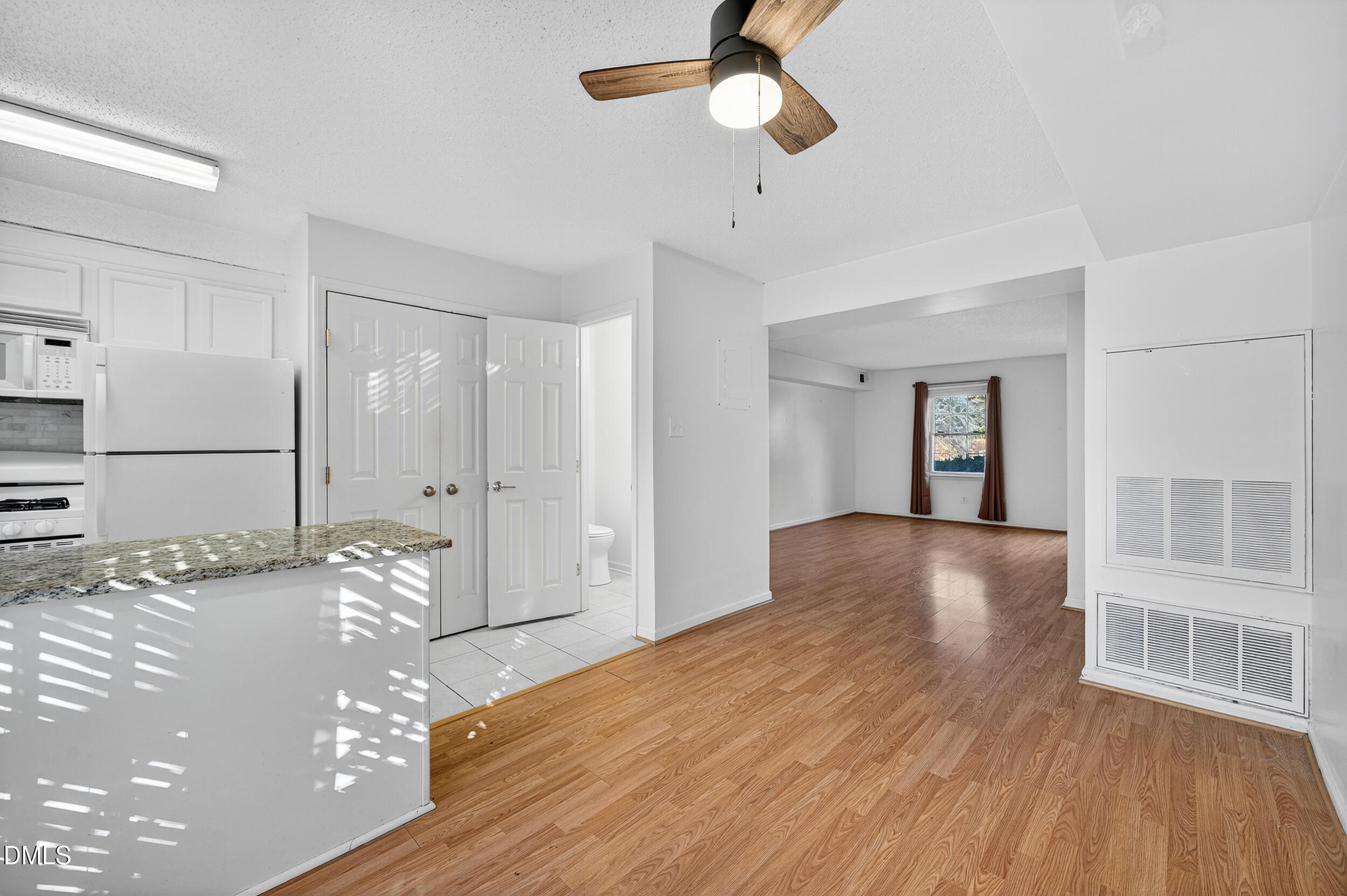 4810 Blue Bird Court, Unit B Raleigh, NC 27606 - Photo 9 of 22 8 -4810 blue bird ct, interior