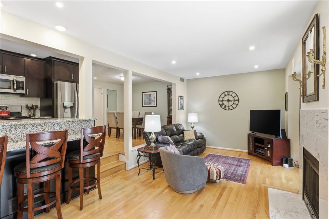 39 Menlo Place Rochester, NY 14620 - Photo 5 of 29